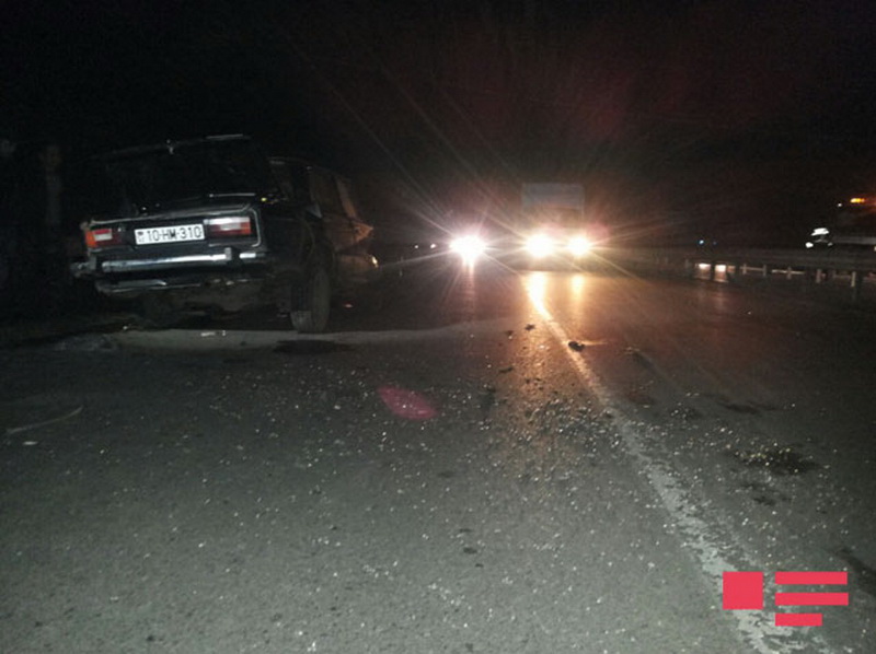 В Геранбое Hyundai врезался в припаркованный ВАЗ, 3 погибших - ОБНОВЛЕНО - ФОТО