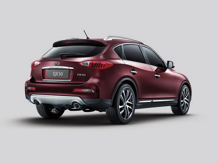 Самый компактный кроссовер Infiniti пережил "длинный" рестайлинг - ФОТО