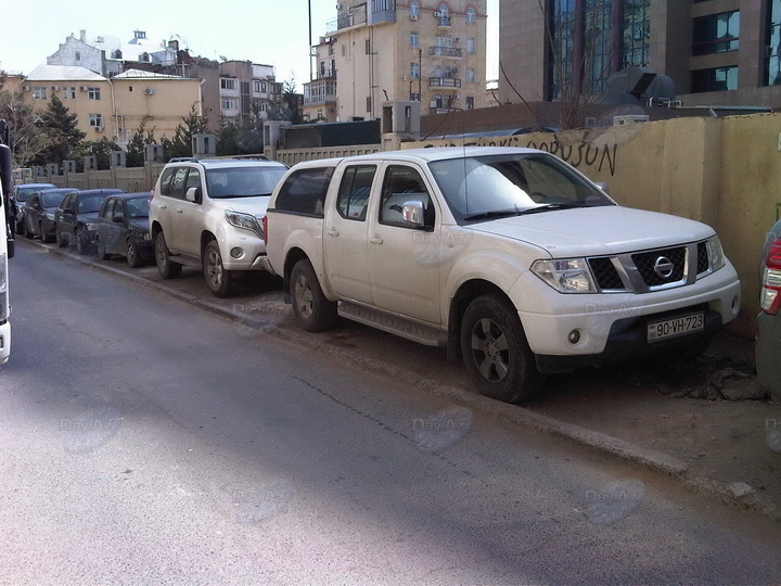 Ну кто так паркуется?! – РЕПЛИКА - ФОТО