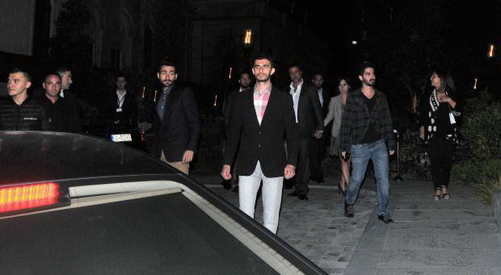 Aparıcı əri ilə aləmi bir-birinə qatdı – FOTO