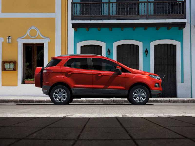 Ford выводит на рынок новый компактный кроссовер - ФОТОСЕССИЯ
