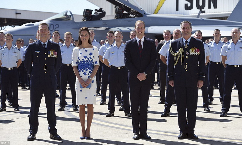 Кейт Миддлтон взялась за штурвал самолета - ФОТО