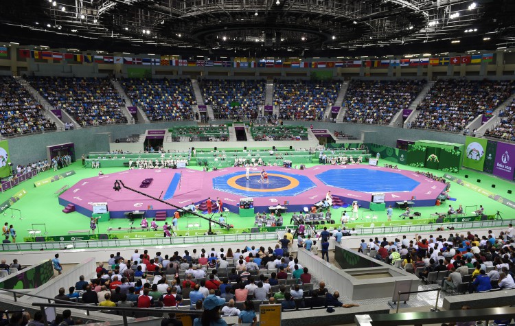 Президент Ильхам Алиев и его супруга Мехрибан Алиева в рамках первых Европейских игр наблюдали за ходом соревнований по карате и борьбе - ОБНОВЛЕНО - ФОТО