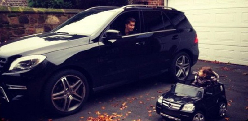 10 самых необычных автомобилей футболистов - ФОТО