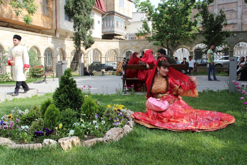 В древнем Ичеришехер проходит "Мейдан базары" - ФОТО