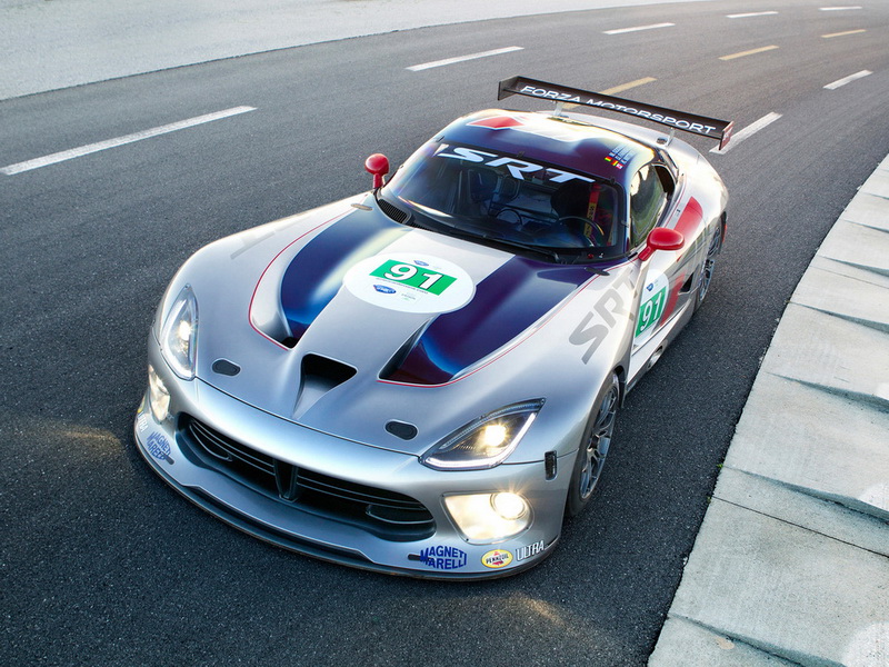 В Нью-Йорке представлено пятое поколение суперкара Viper - ФОТОСЕССИЯ