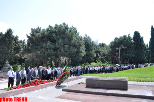 Общественность Азербайджана отмечает 89-ю годовщину со дня рождения Общенационального лидера Гейдара Алиева - ОБНОВЛЕНО - ФОТО