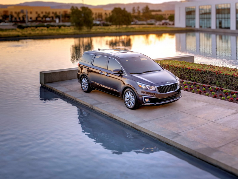Новый минивэн Kia Sedona стал восьмиместным - ФОТО
