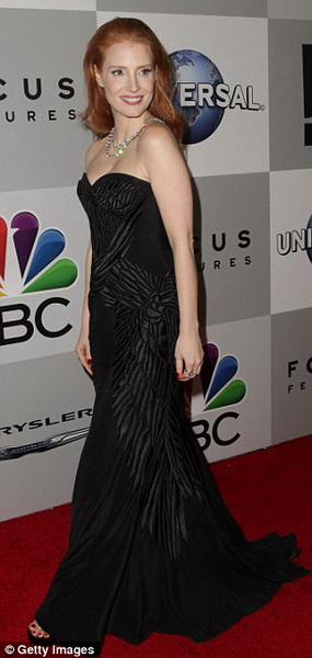 Леди Гага нарядилась в "золотое" платье – ФОТО