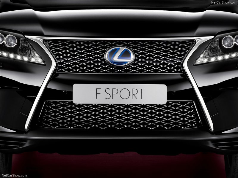 Lexus представил сразу два новых внедорожника в Женеве - ФОТОСЕССИЯ