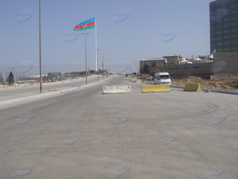 Названы сроки открытия дороги от Баила до Площади Флага - ФОТО