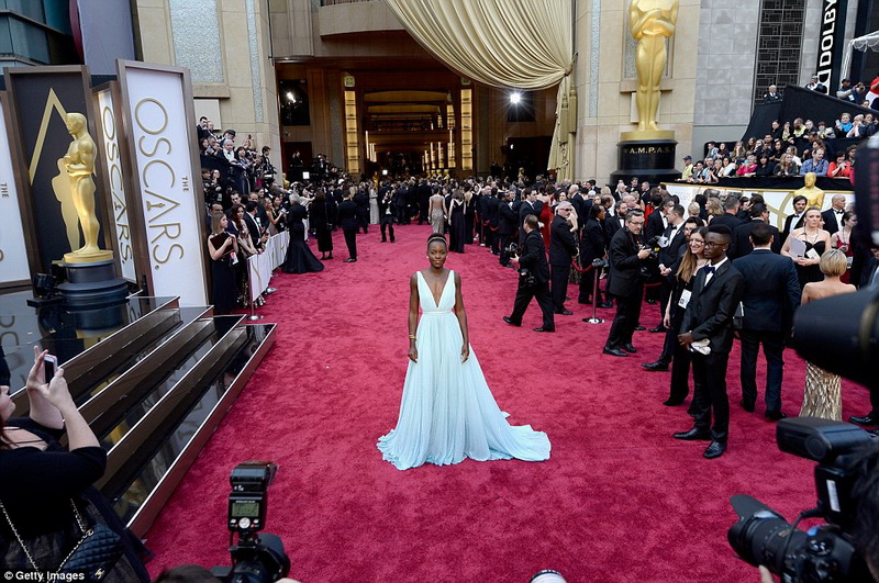 Лучшие образы с красной дорожки "Оскара" - ФОТО