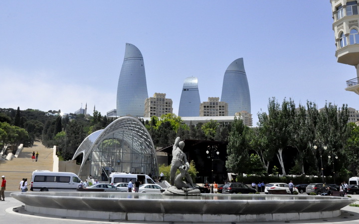 Bakı funikulyoru turistlərini gözləyir - FOTO