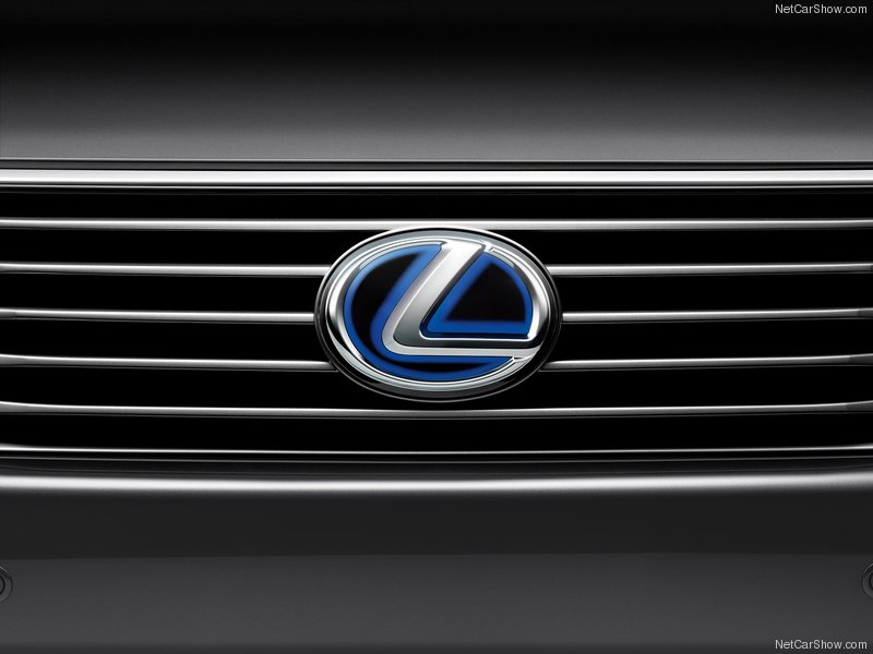 Lexus представил сразу два новых внедорожника в Женеве - ФОТОСЕССИЯ