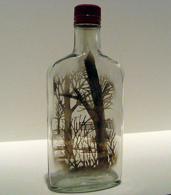 "Картинная галерея" Day.Az: Дым в бутылках от Джима Динджилиена - ФОТО