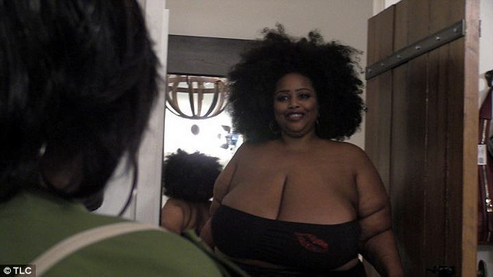 Женщина с самой большой натуральной грудью в мире ищет мужа - ФОТО