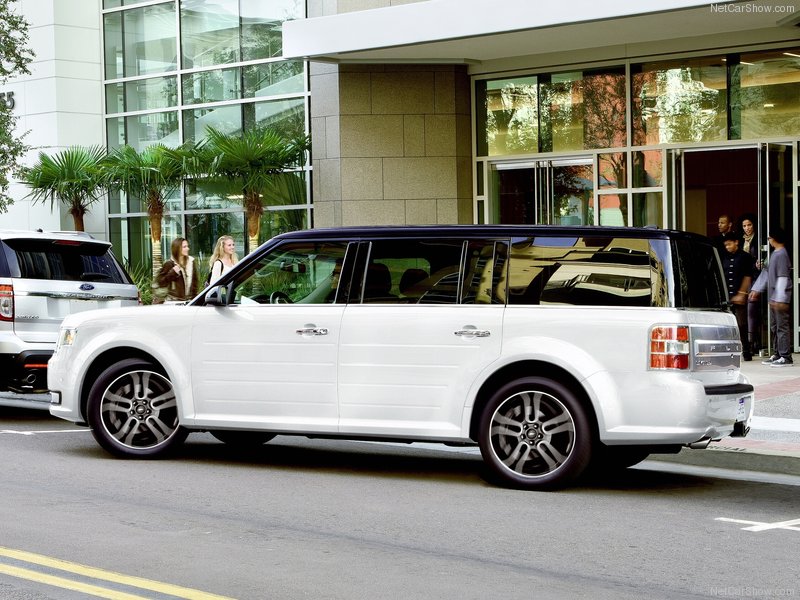 Новый семиместный внедорожник Ford Flex 2013 года - ФОТОСЕССИЯ