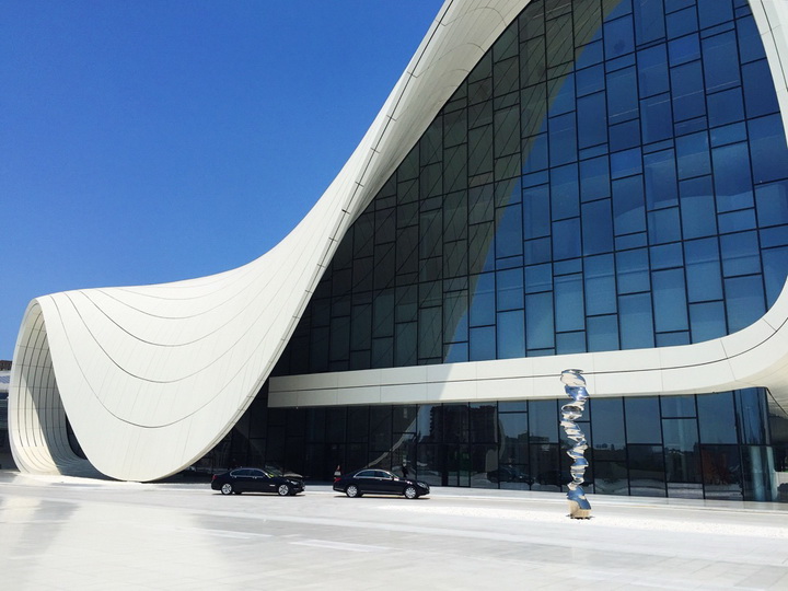 Центр Гейдара Алиева привел в восторг известного блогера - ФОТОГАЛЕРЕЯ