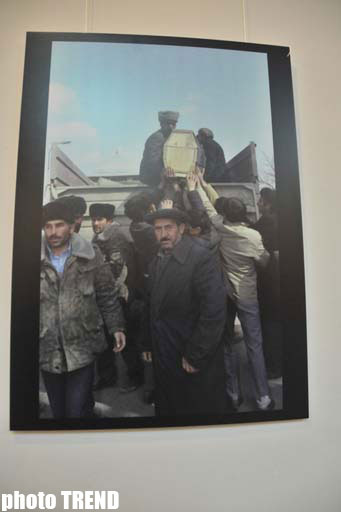 В Баку представлены работы французского фотографа о Ходжалинской трагедии - ОБНОВЛЕНО - ФОТО