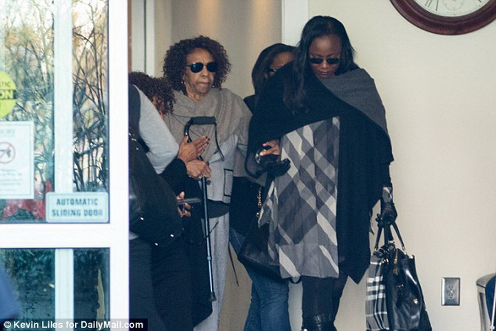 Дочь Уитни Хьюстон поправляется - ОБНОВЛЕНО - ФОТО