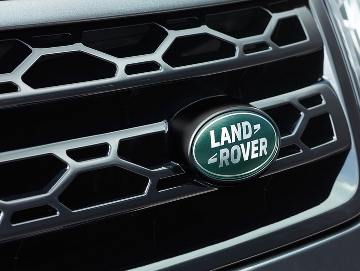 Последняя новинка Land Rover за полгода подорожала на полмиллиона - ФОТО