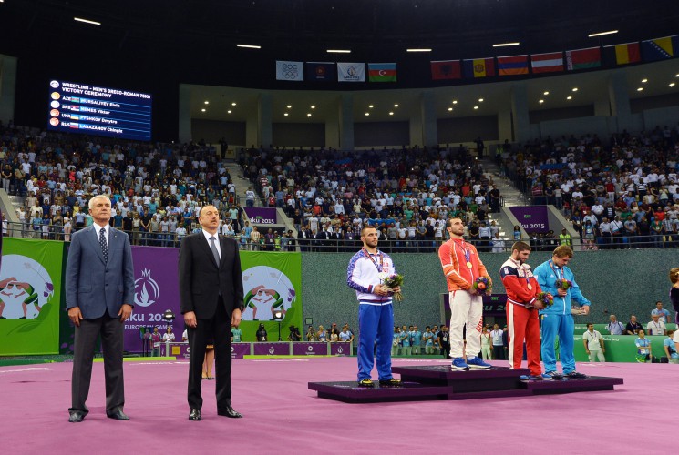 Президент Ильхам Алиев лично наградил азербайджанского борца-победителя Европейских игр - ВИДЕО