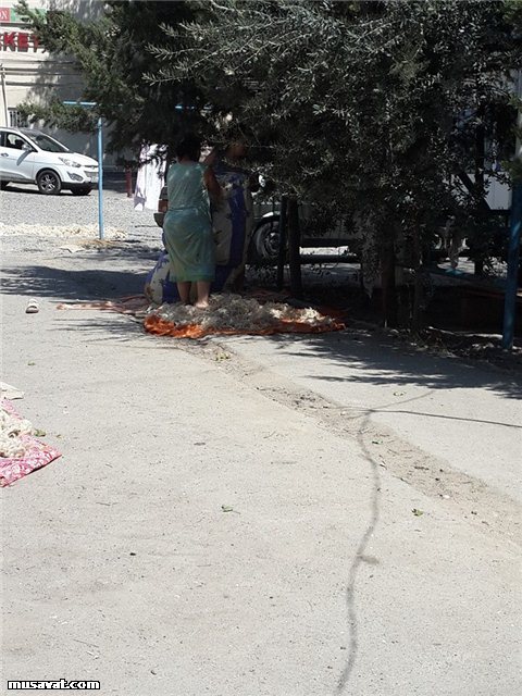 "İstəyirsən düz sırı, istəyirsən əyri..." - FOTO