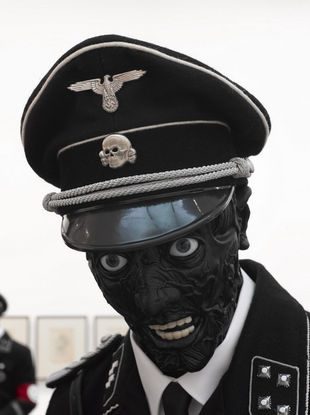 "Картинная галерея Day.Az": Эпатажные работы художников - ФОТО