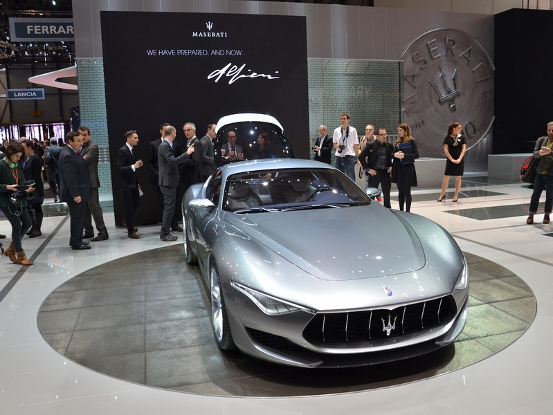 Maserati Alfieri выйдет на дороги в 2016 году - ФОТО