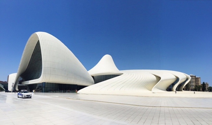 Центр Гейдара Алиева привел в восторг известного блогера - ФОТОГАЛЕРЕЯ