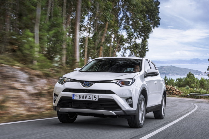 Toyota RAV4 сможет получать электричество из тепла - ФОТО