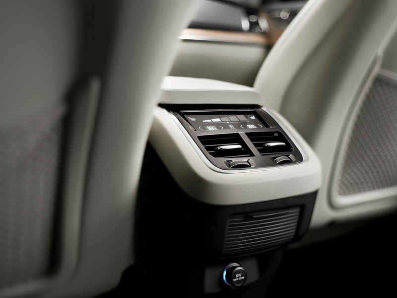 Volvo продолжает раскрывать новый XC90 - ФОТО