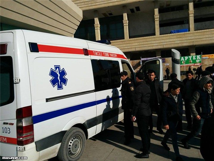 Bakı metrosunda xoşagəlməz hadisə: gənc xanımı xəstəxanaya apardılar - FOTO
