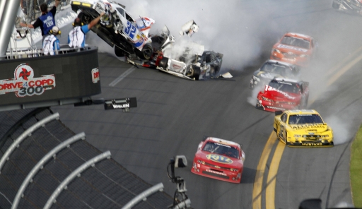 Самые страшные аварии на автогоноках NASCAR - ФОТОСЕССИЯ