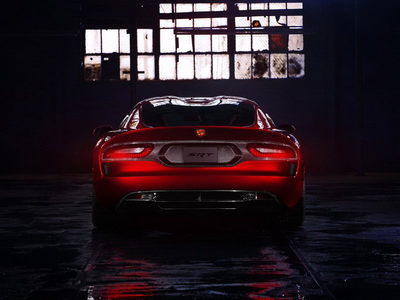 В Нью-Йорке представлено пятое поколение суперкара Viper - ФОТОСЕССИЯ