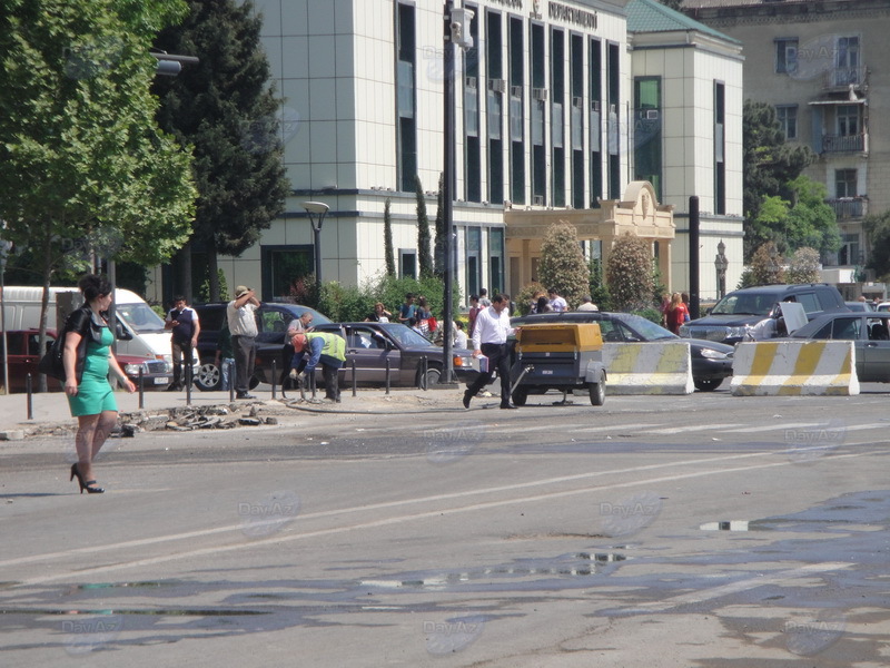 На одной из центральных улиц Баку начался ремонт - ОБНОВЛЕНО - ФОТО