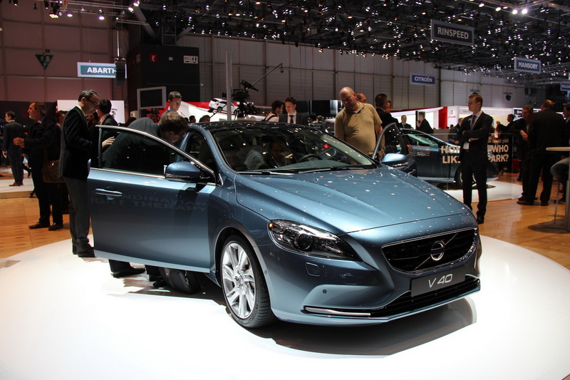 Началось производство Volvo V40 - ФОТО