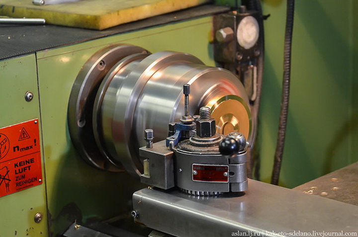 Как делают медали для чемпионов - ФОТОСЕССИЯ