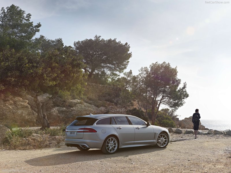 Jaguar официально представила универсал на базе модели XF - ФОТОСЕССИЯ