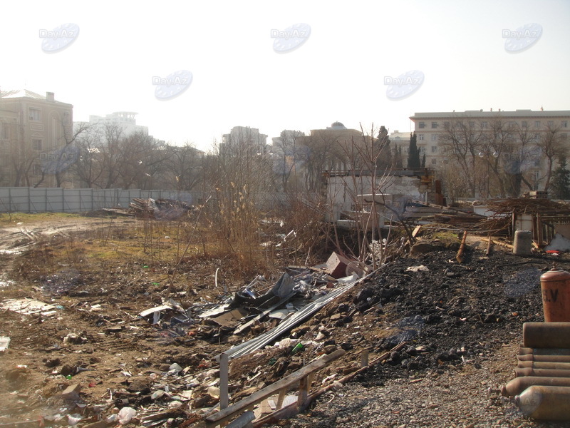 В центре Баку снесен жилой дом – ФОТО