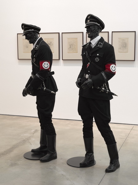 "Картинная галерея Day.Az": Эпатажные работы художников - ФОТО