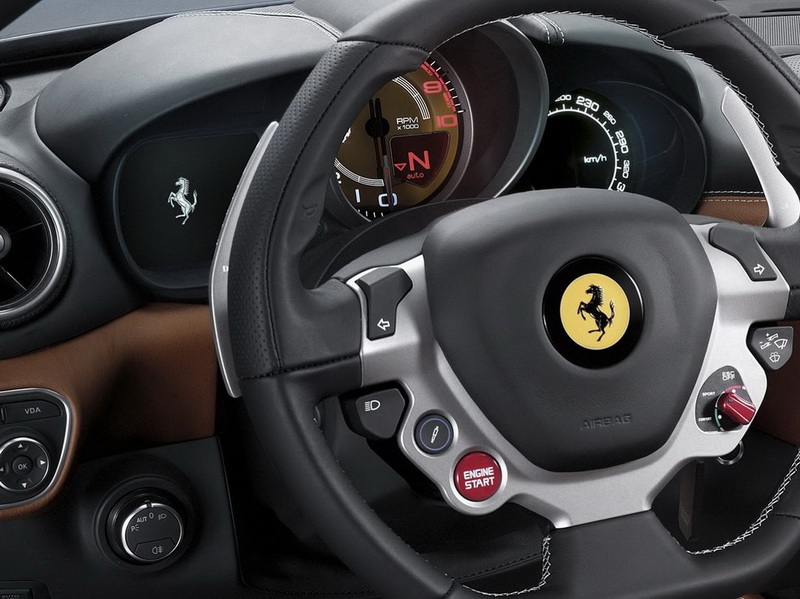 Ferrari показала новую California T с турбомотором - ФОТО