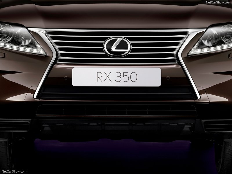 Lexus представил сразу два новых внедорожника в Женеве - ФОТОСЕССИЯ