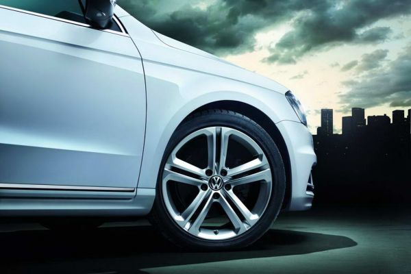 Volkswagen Passat R-Line: скромный тюнинг от производителя - ФОТОСЕССИЯ