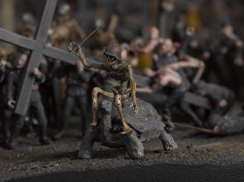 "Картинная галерея Day.Az": Эпатажные работы художников - ФОТО