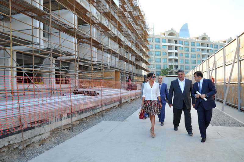 Первая леди Азербайджана Мехрибан Алиева ознакомилась со строительством и реконструкцией спортивных объектов в связи с подготовкой к первым Европейским играм - ФОТО