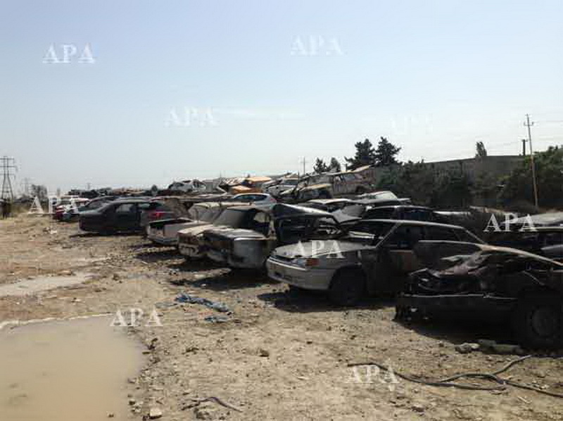 На стоянке в Баку сгорело около 40 автомобилей – ОБНОВЛЕНО - ФОТО