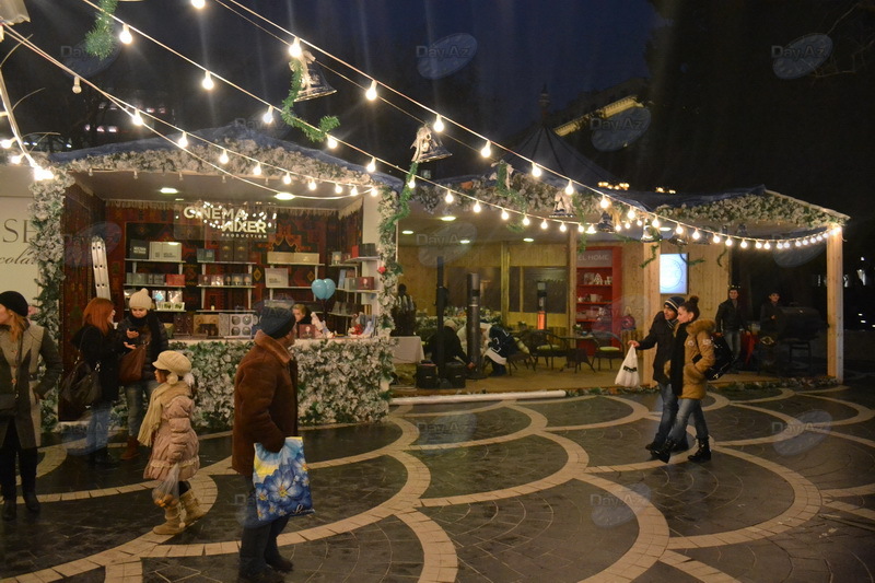 Настоящая сказка: новогодняя ярмарка в центре Баку - РЕПОРТАЖ - ФОТО