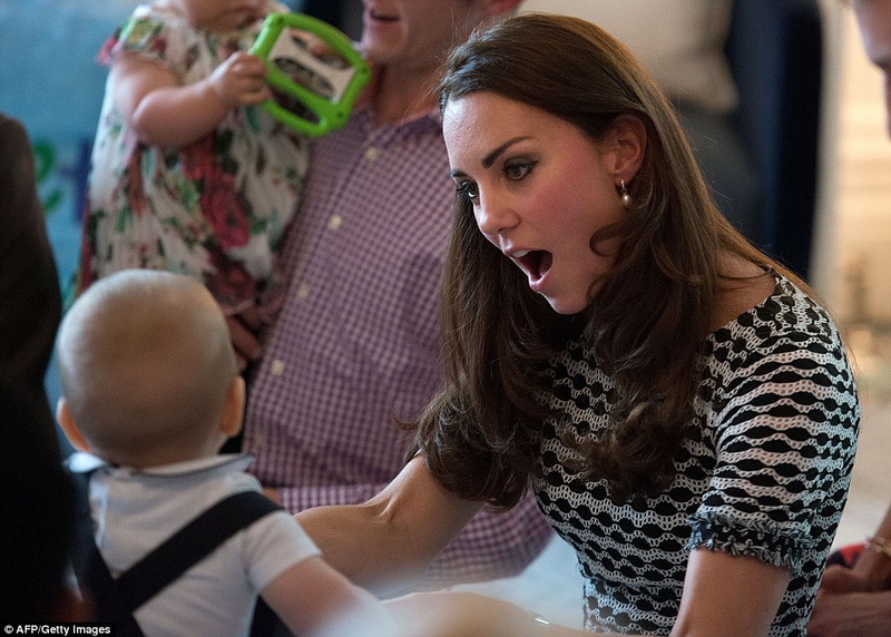 Маленький принц Джордж покорил всех в Новой Зеландии - ФОТО