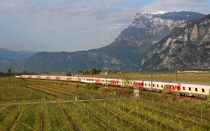 10 лучших в мире путешествий на поездах - ФОТО